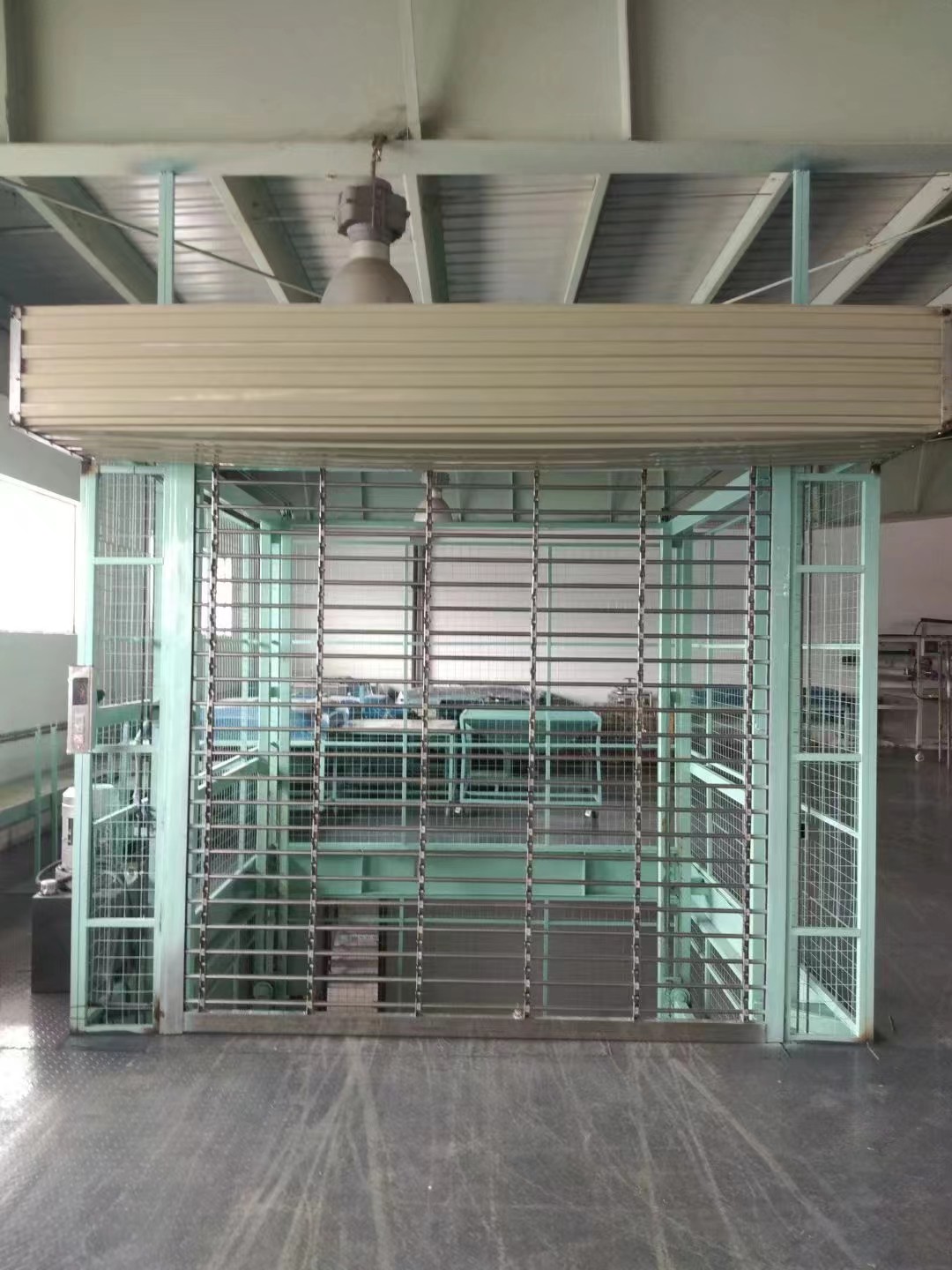 卷簾門式升降貨梯